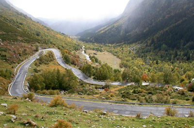 pyrenees road climb