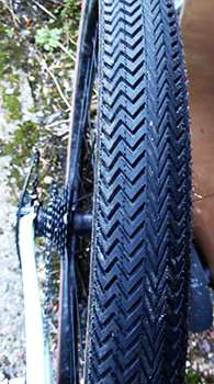 specialized sawtooth tyre